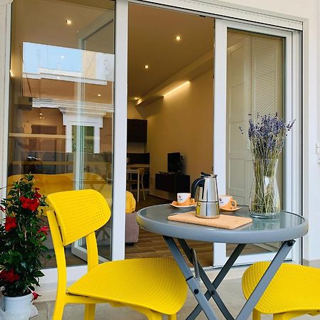 Domus13-With Private Parking Apartment Bari Bagian luar foto