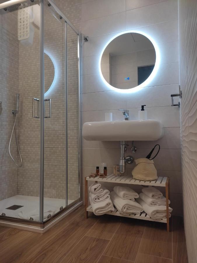 Domus13-With Private Parking Apartment Bari Bagian luar foto