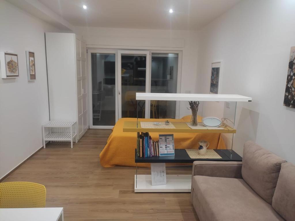 Domus13-With Private Parking Apartment Bari Bagian luar foto