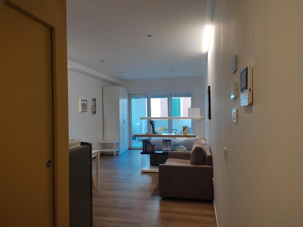 Domus13-With Private Parking Apartment Bari Bagian luar foto