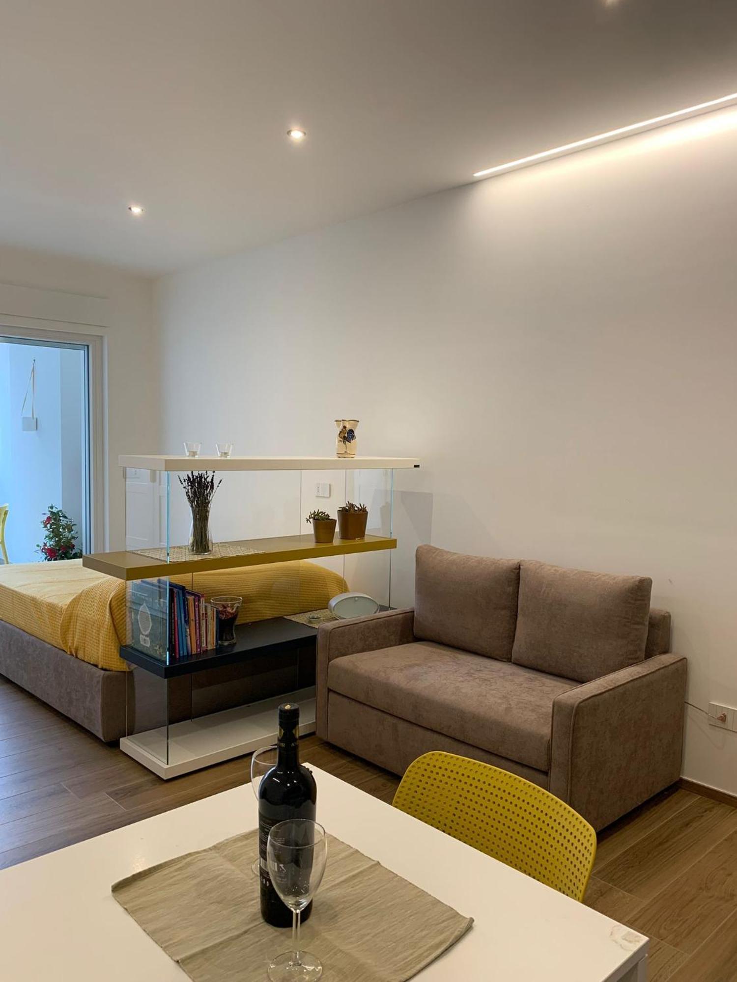 Domus13-With Private Parking Apartment Bari Bagian luar foto