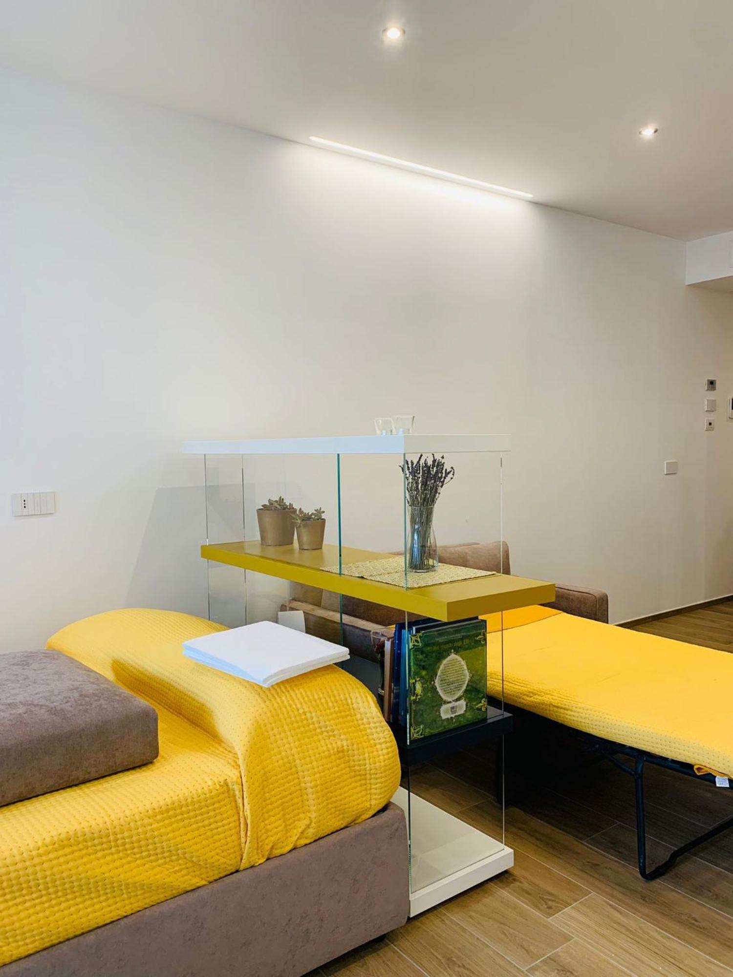 Domus13-With Private Parking Apartment Bari Bagian luar foto