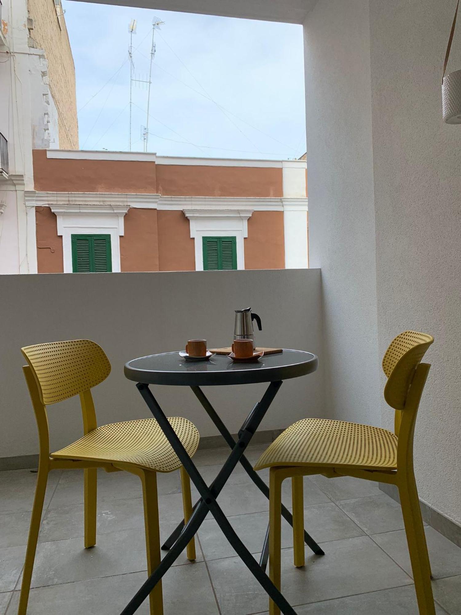 Domus13-With Private Parking Apartment Bari Bagian luar foto