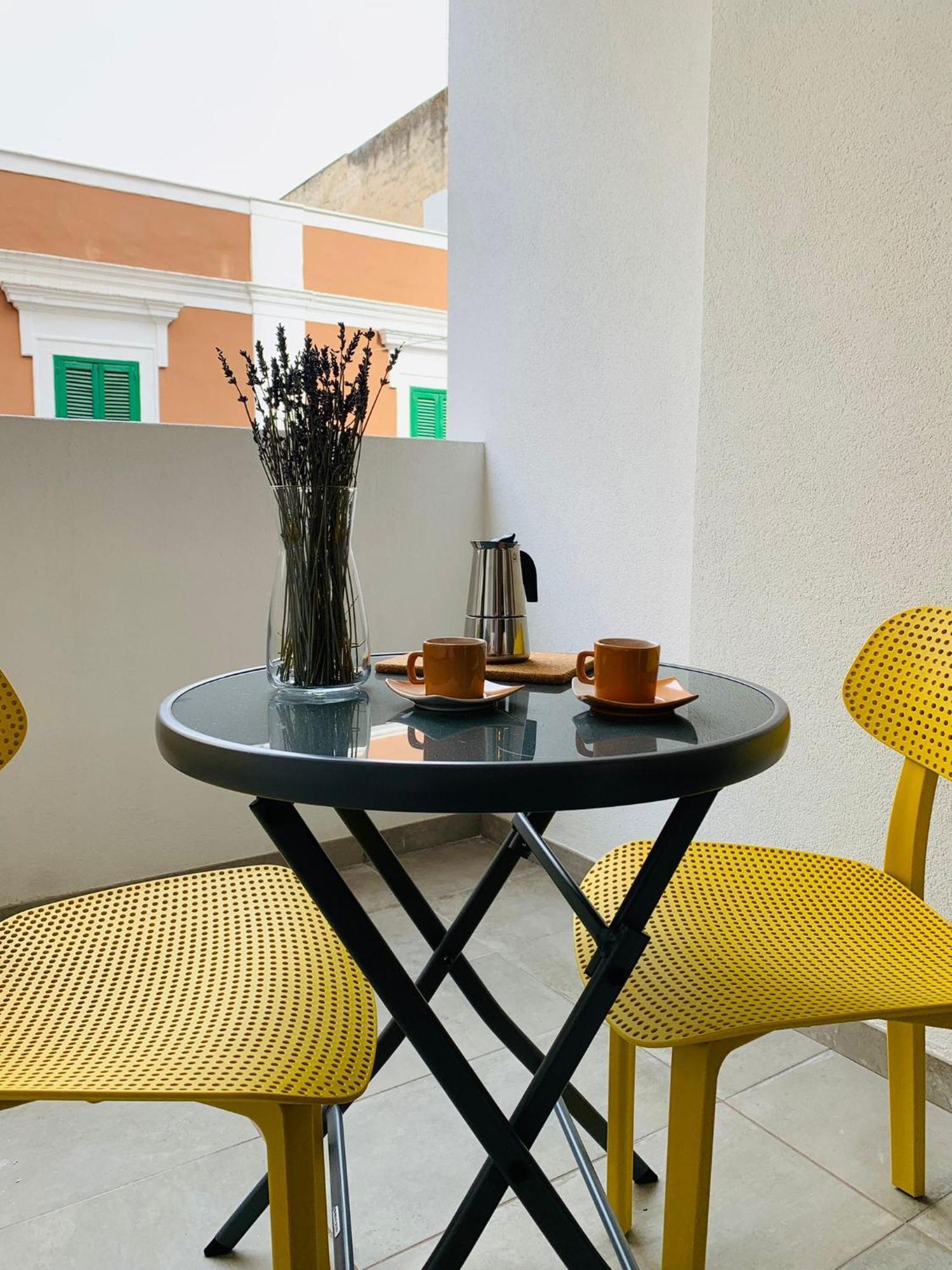 Domus13-With Private Parking Apartment Bari Bagian luar foto