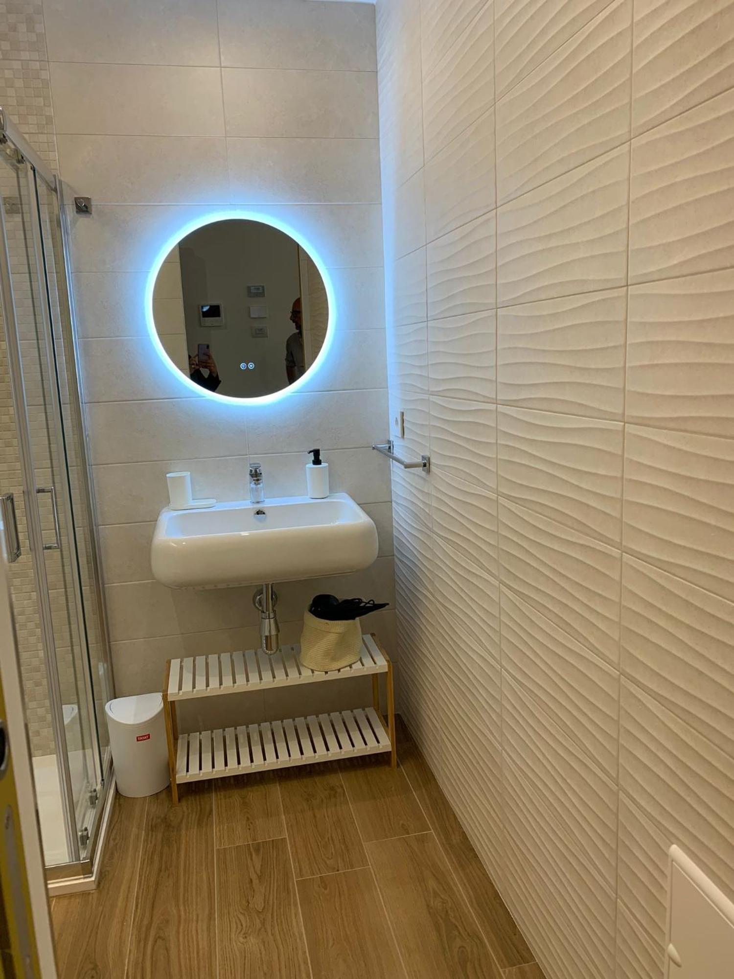 Domus13-With Private Parking Apartment Bari Bagian luar foto